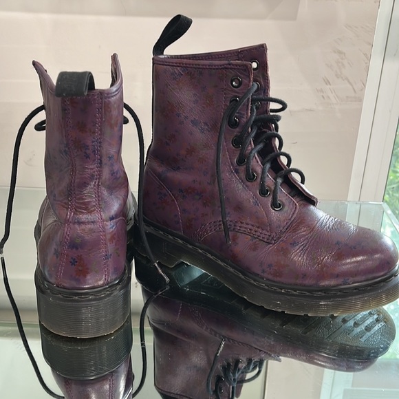 Dr.Martens Deep Purple Litter Flowers Leather Lace up   Boots Size 6 - Picture 2 of 15